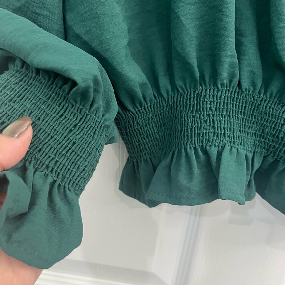 Vine & Love Green Long Dolman Sleeve Ruffled Light Women's Shirt Top Blouse - Picture 5 of 8